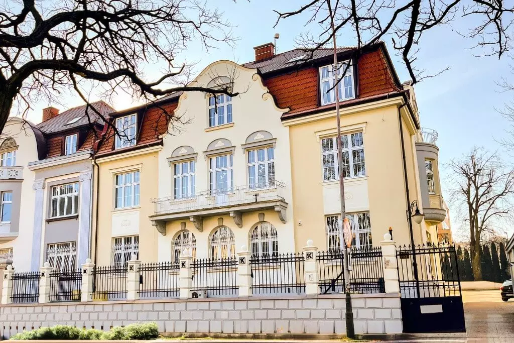 budynek-szkoly-rewolucji-1905r-lodz.webp